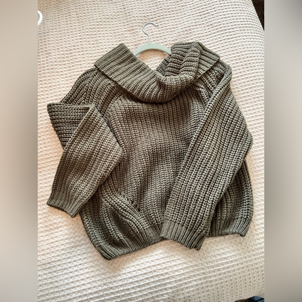 Olive Cropped Chunky knit Sweater